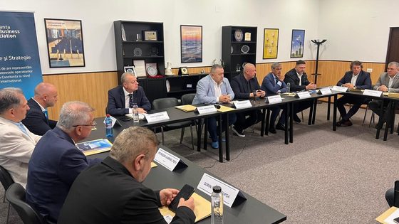 Dezbaterea publica „Portul Constanța – greu de descoperit pe radarul public”